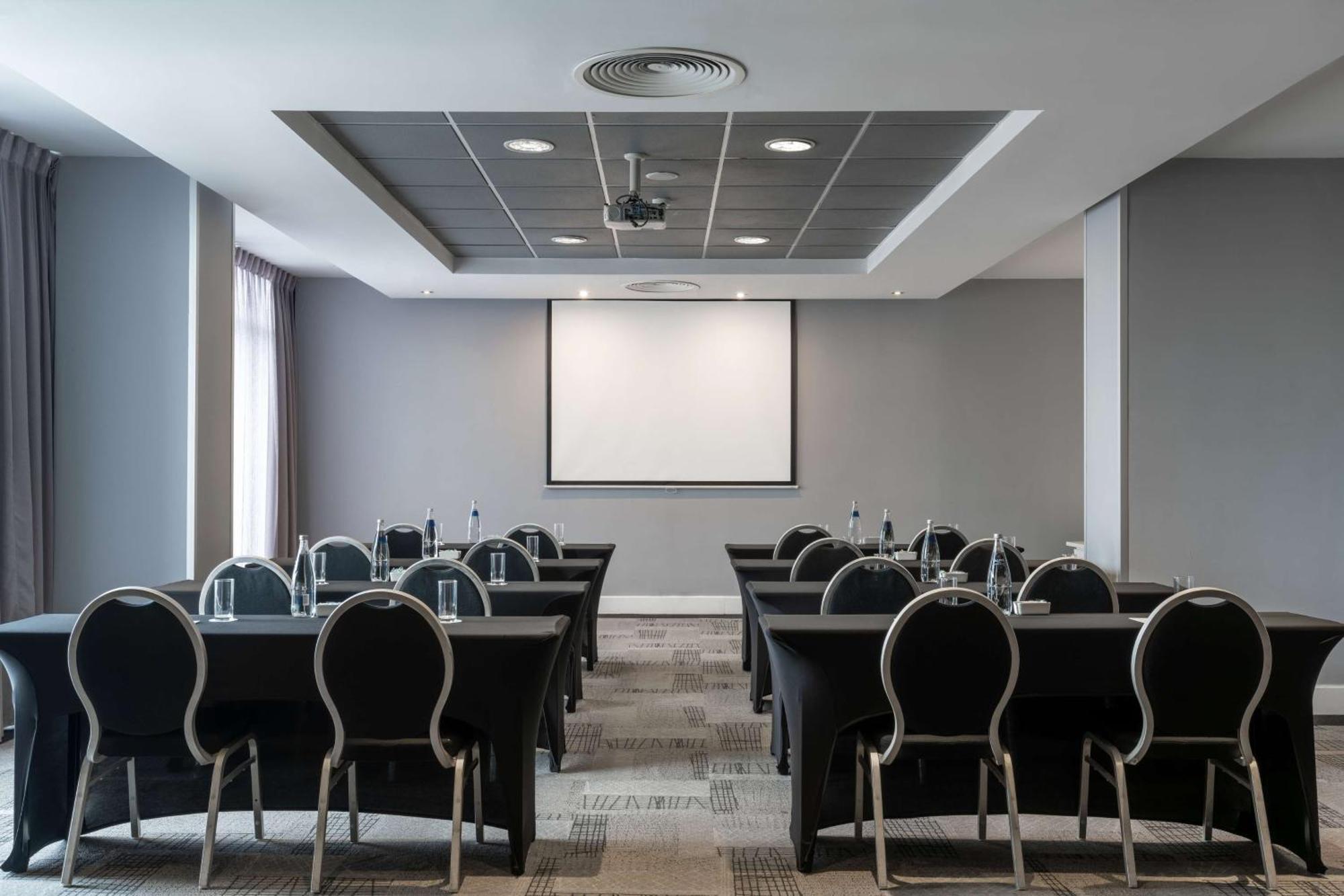 Radisson Blu Hotel, Port Elizabeth Exterior photo Meeting room